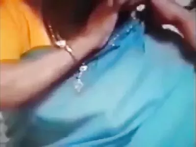 Yrittäjä tulee ilmainen porno puku ja nussii ompelija kanssa mehukas pusku