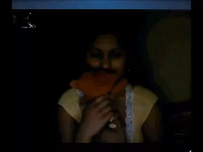 Tuhma koulutyttö suomiporno videot antaa mukavan suihin 69 asennossa