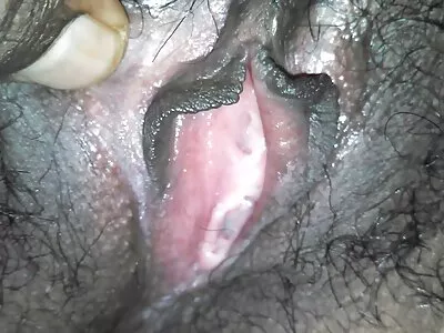 Työntekijä hampurilainen yhteinen antaa rikas muukalainen ilmais sexiä suihin suoraan töissä
