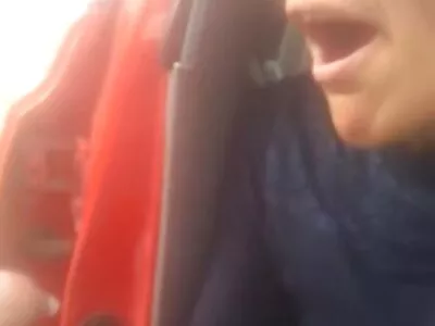 Kauneus debytoi aikuisteollisuudessa suomiporno videot imemällä munaa eikä vain