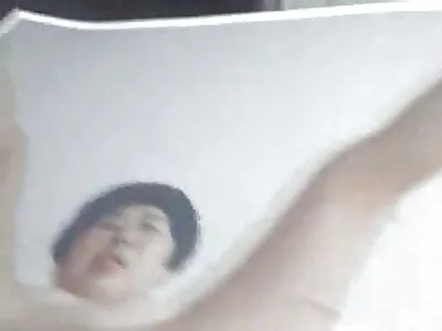 Jättimäinen musta mulkku tekee Intian alastonsuomi video kesästä maailman onnellisimman tytön