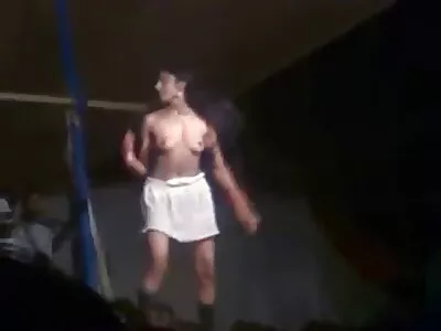 Japanilainen tarjoilija gags kukko seksivideoita ilmaisia kunnes palkinto sperma suussa