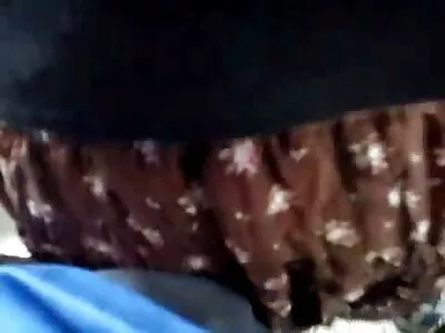 Ruskeaverikkö tyttö Desiree Dulce törmää seksivideot ilmaiset kimpaleeseen