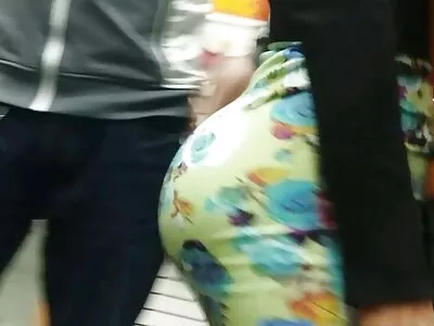 Anaali kolmikko hämmästyttävä blondi, brunette ilmainen seksivideo ja yksi iso penis
