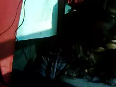 Ihana tyttö palvoo helvettiä ilmainen seksivideo nuorelta mieheltä, kunnes hän cums.