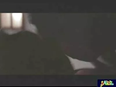 Viaton näköinen teini -ikäinen aikuisviihde filmit tyttö Charlee Monroe ratsastaa hienolla schlongilla