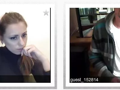 Tatuoitu tyttö puhaltaa ja ratsastaa todella pitkään pillua saappaissa video